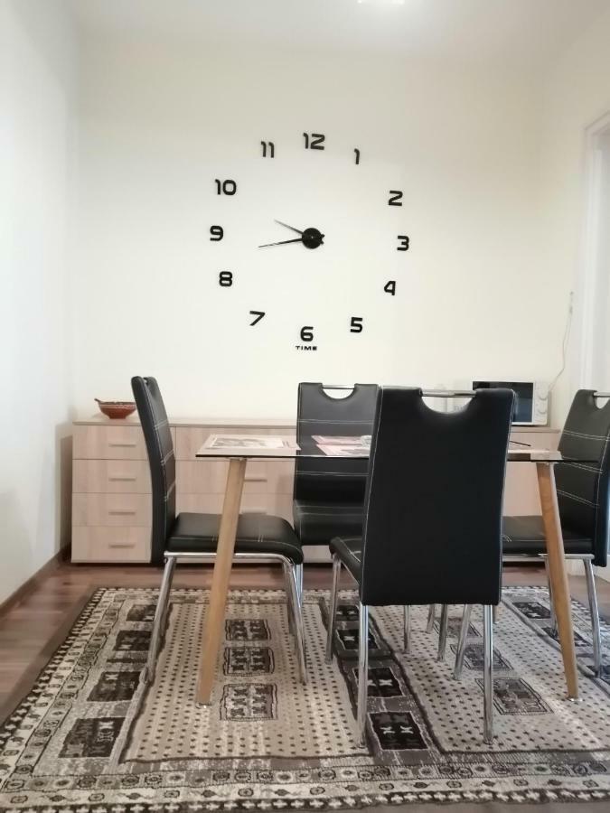 Central Academic Apartment Szófia Kültér fotó